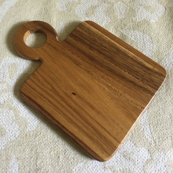 NWOT Acacia Wood Charcuterie Board - Picture 5 of 9